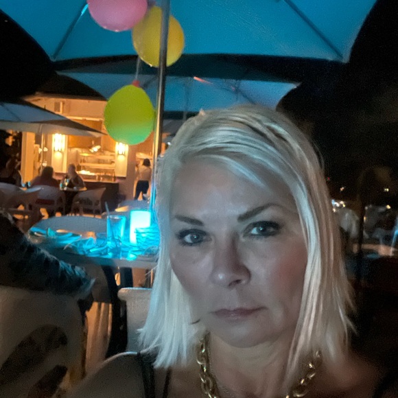 Meet your Posher, CJ - Picture 1 of 1